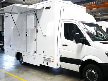 SNG-Übertragungswagen von RKB mit Wetterschutz SNG-Übertragungswagen von RKB mit Wetterschutz